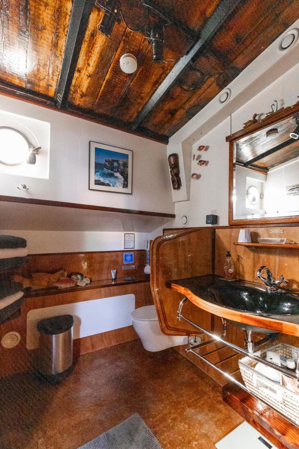 Отель Anna Houseboat Амстердам Экстерьер фото