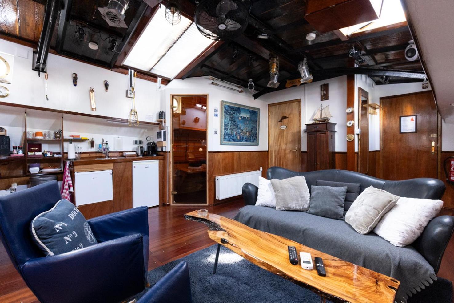 Отель Anna Houseboat Амстердам Экстерьер фото