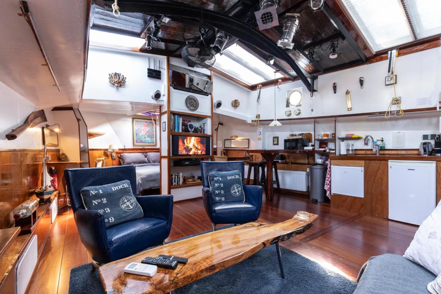 Отель Anna Houseboat Амстердам Экстерьер фото
